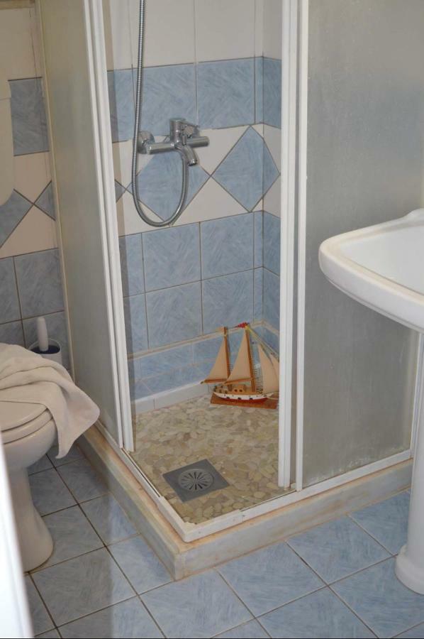 ואטי Villa Marika מראה חיצוני תמונה
